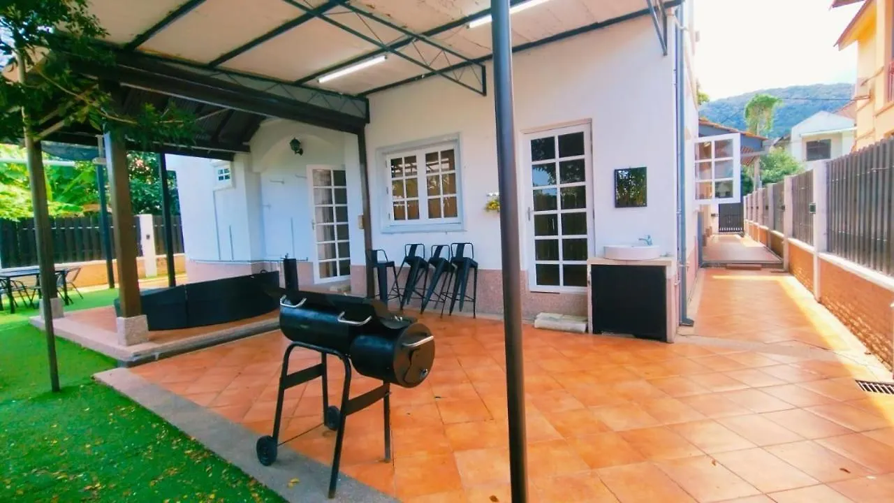 Trendy Private Pool Villa - Airloft , Pool , Ps4 - 2 Mins To The Beach Бату-Ферринги