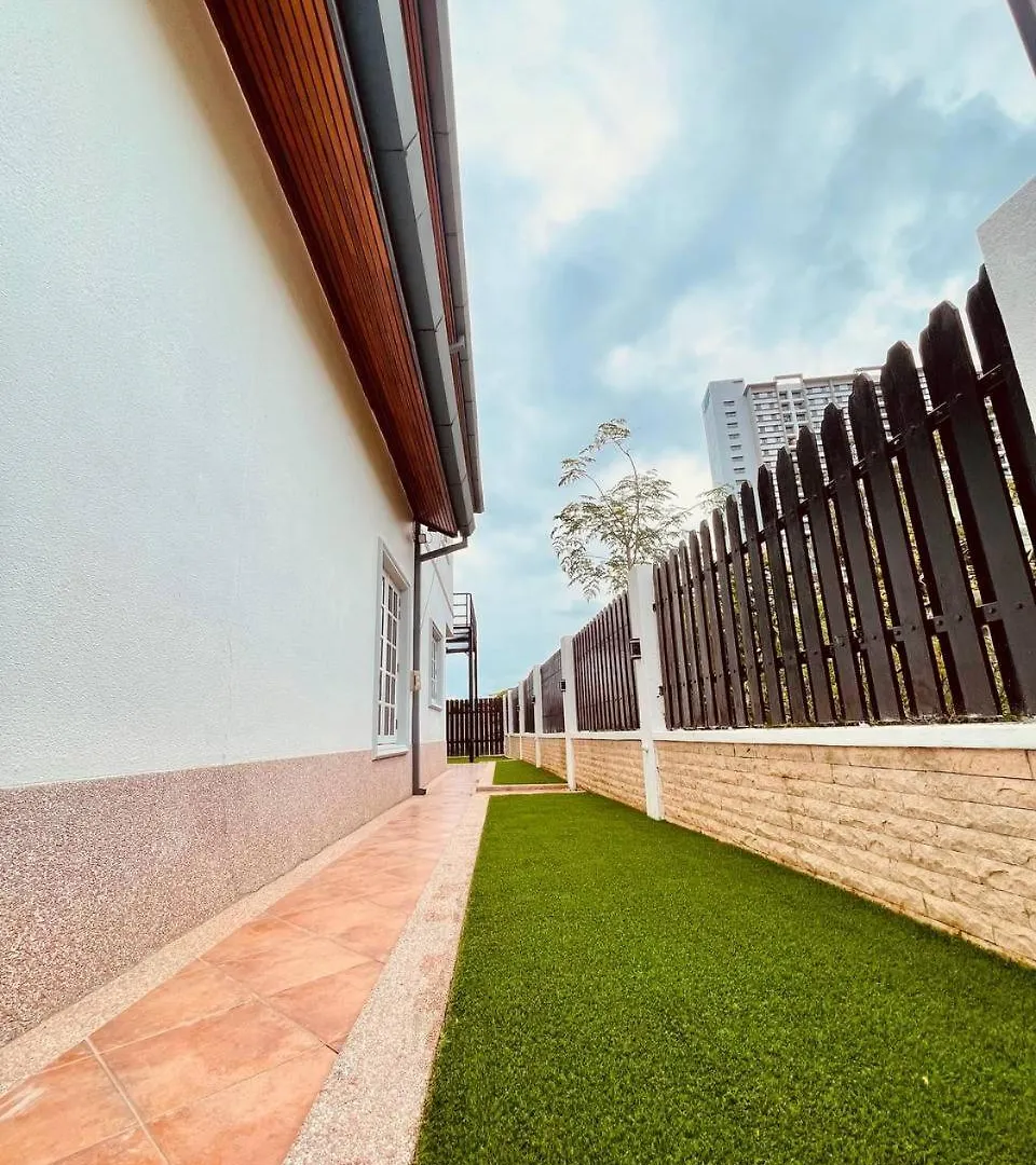 Trendy Private Pool Villa - Airloft , Pool , Ps4 - 2 Mins To The Beach Бату-Ферринги 0*,  Малайзия