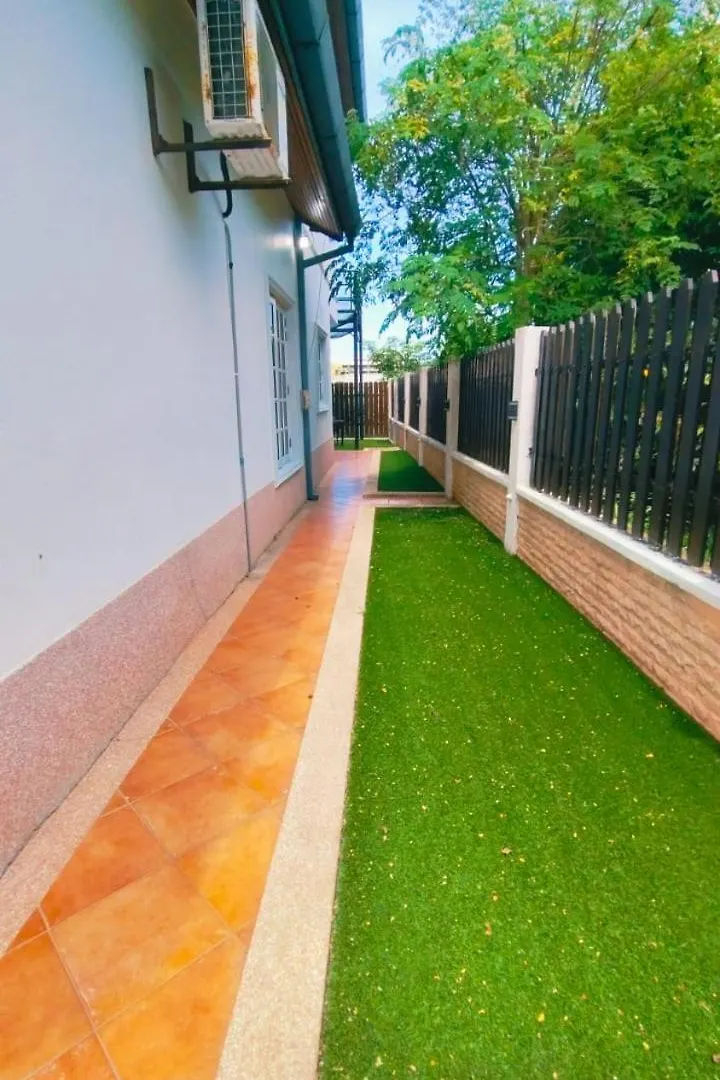 Trendy Private Pool Villa - Airloft , Pool , Ps4 - 2 Mins To The Beach Бату-Ферринги